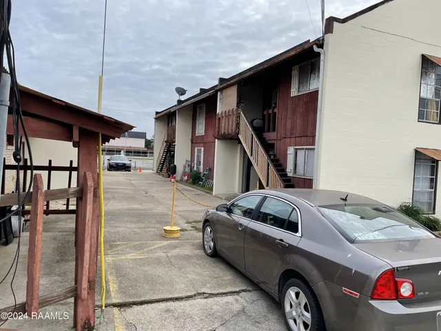 $499,000 | 1318-1320 Delasalle Drive, New Iberia, LA 70560