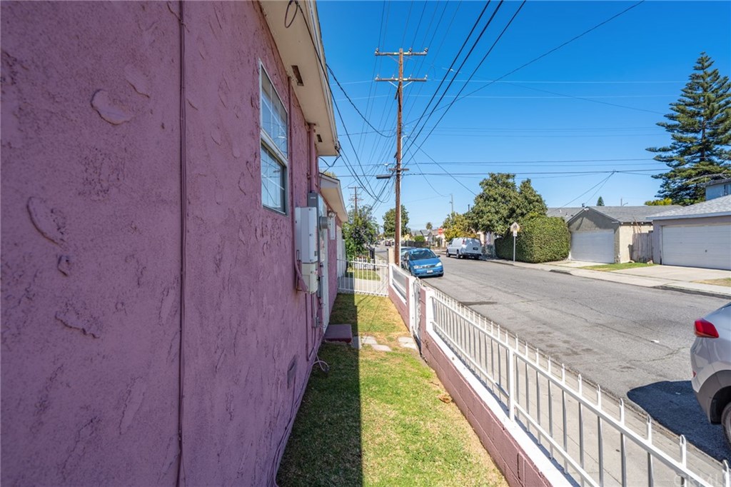 501 West Elm Street Compton, CA 90220 - Photo 27 of 35