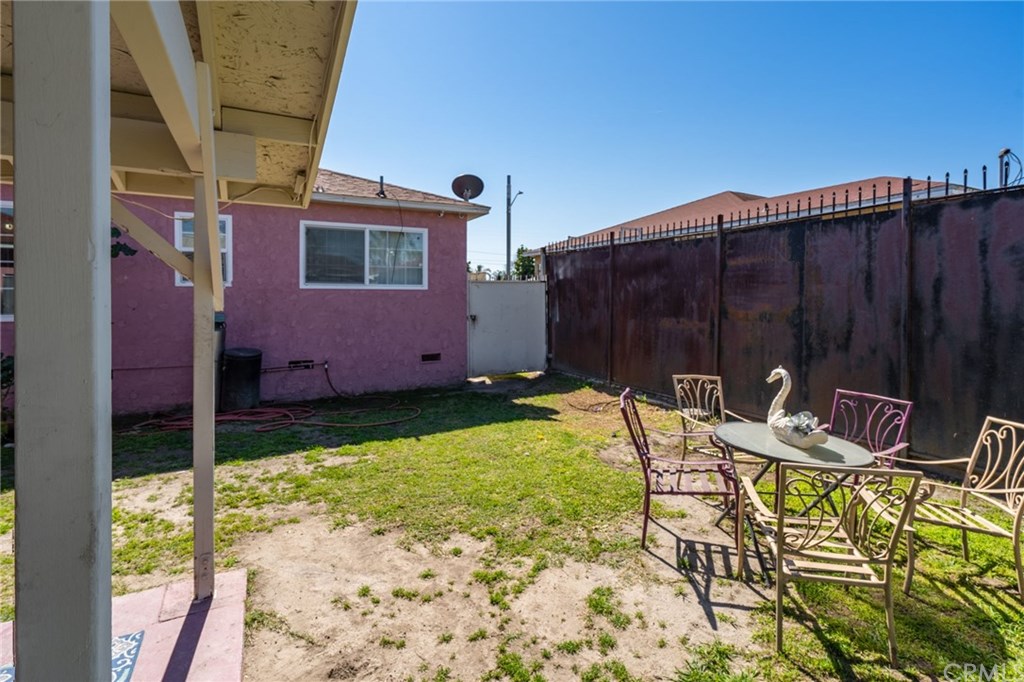 501 West Elm Street Compton, CA 90220 - Photo 28 of 35