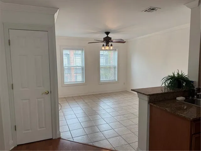 $1,100 | 2521 Metairie Lawn Drive, Unit 305, Metairie, LA 70002
