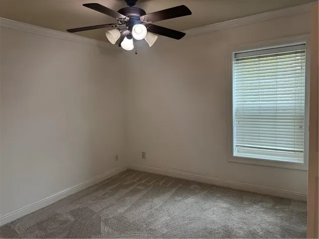 $1,100 | 2521 Metairie Lawn Drive, Unit 305, Metairie, LA 70002