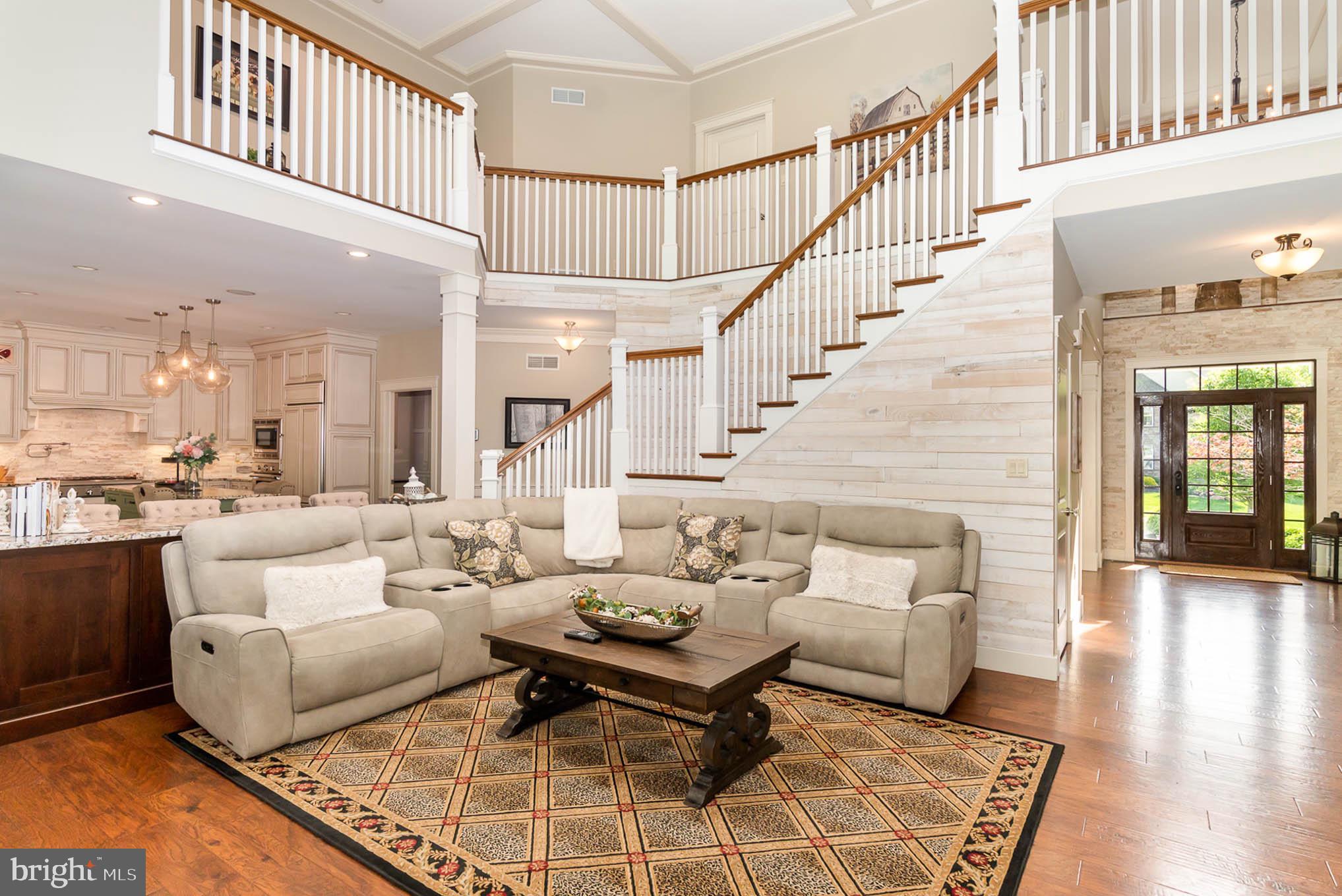 2748 Colonial Road Harrisburg, PA 17112 - Photo 12 of 70 Living Area