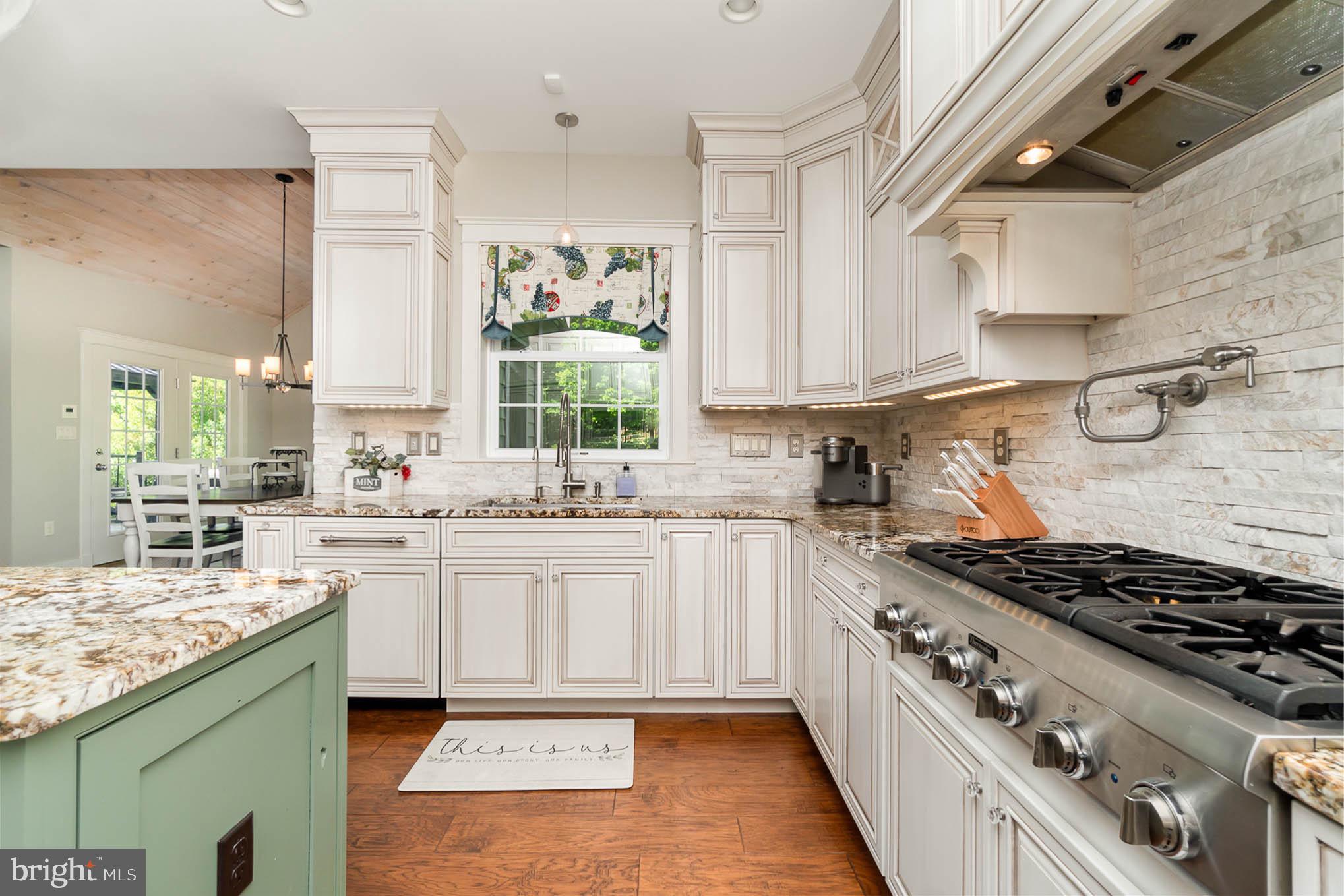 2748 Colonial Road Harrisburg, PA 17112 - Photo 17 of 70 Kitchen