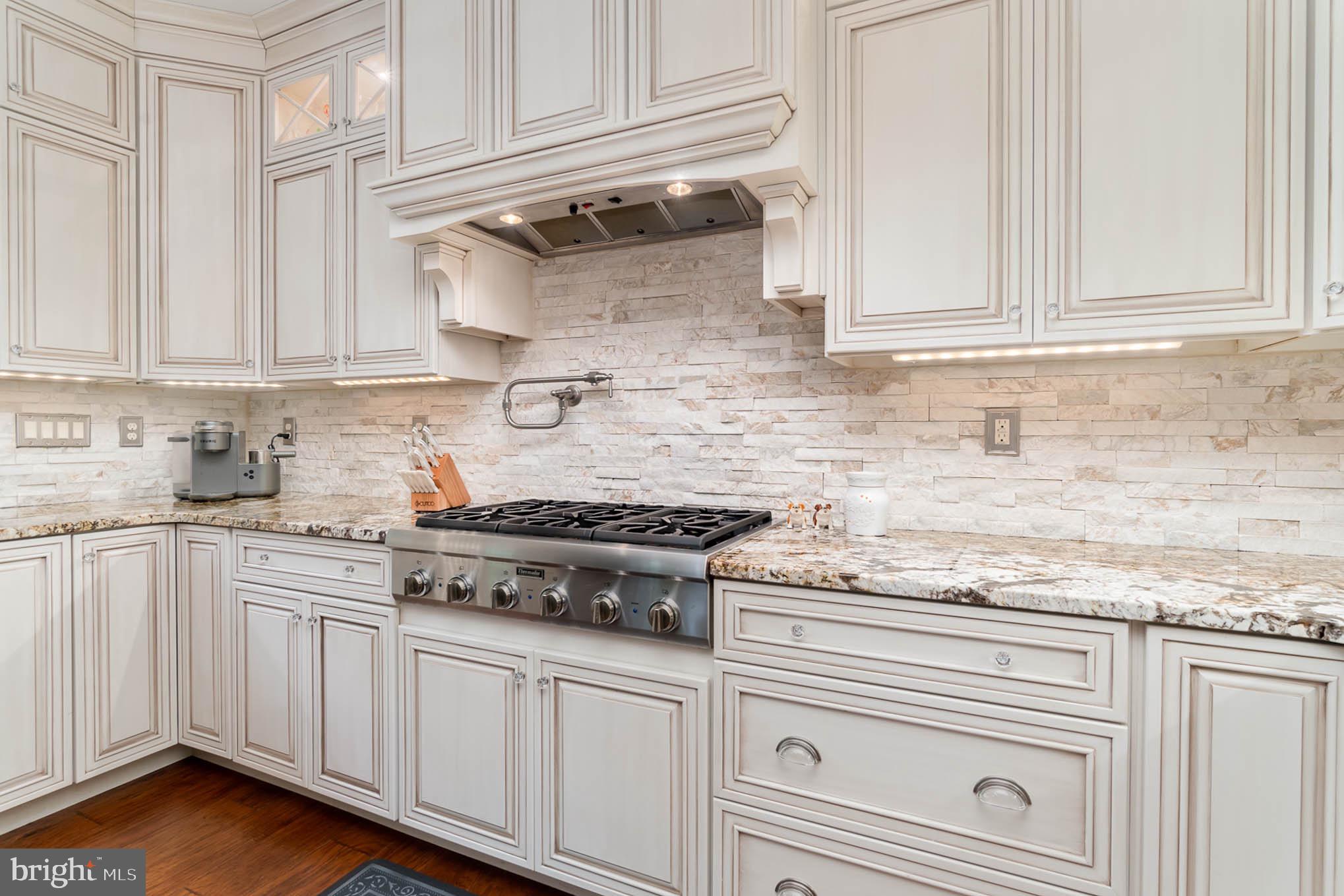 2748 Colonial Road Harrisburg, PA 17112 - Photo 21 of 70 Kitchen