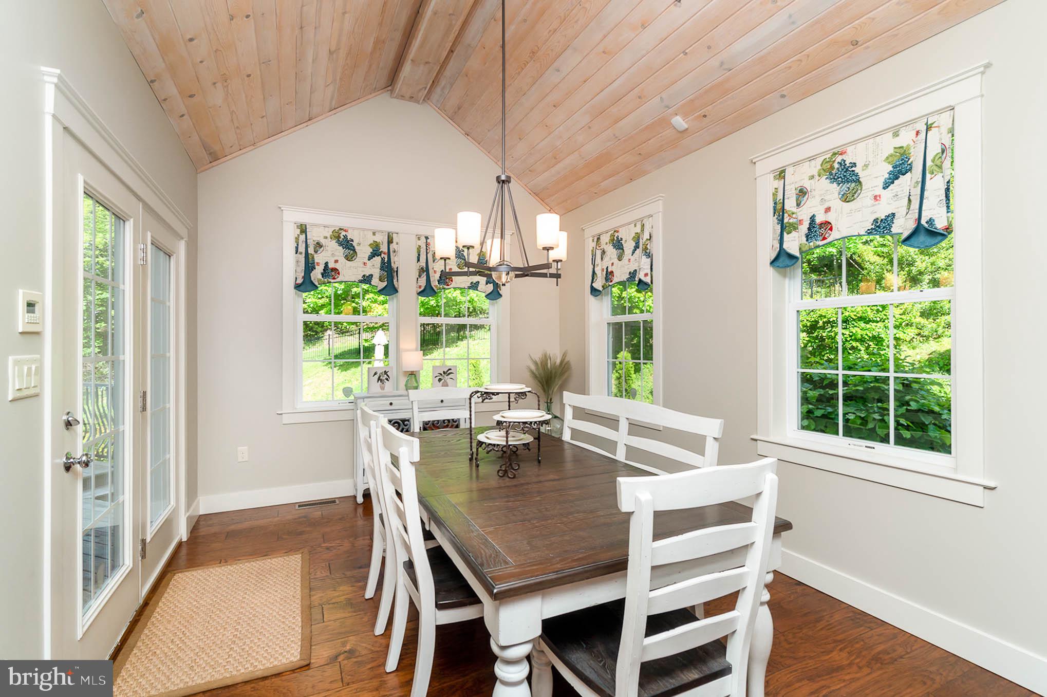 2748 Colonial Road Harrisburg, PA 17112 - Photo 24 of 70 Dinning Area