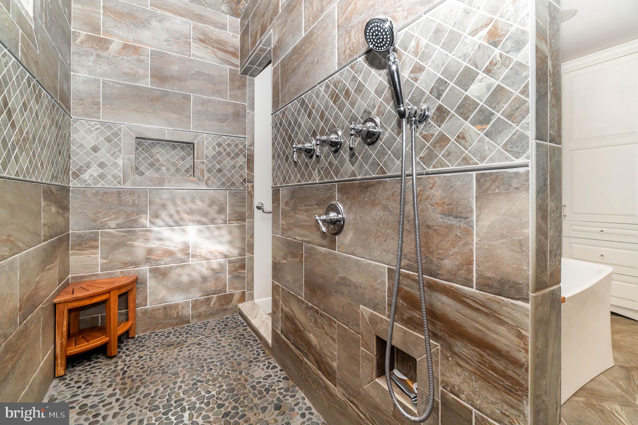 2748 Colonial Road Harrisburg, PA 17112 - Photo 36 of 70 Walk Through Shower