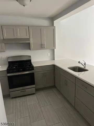 $1,750 | 122 3rd Street, Passaic, NJ 07055