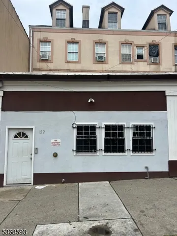 $1,750 | 122 3rd Street, Passaic, NJ 07055
