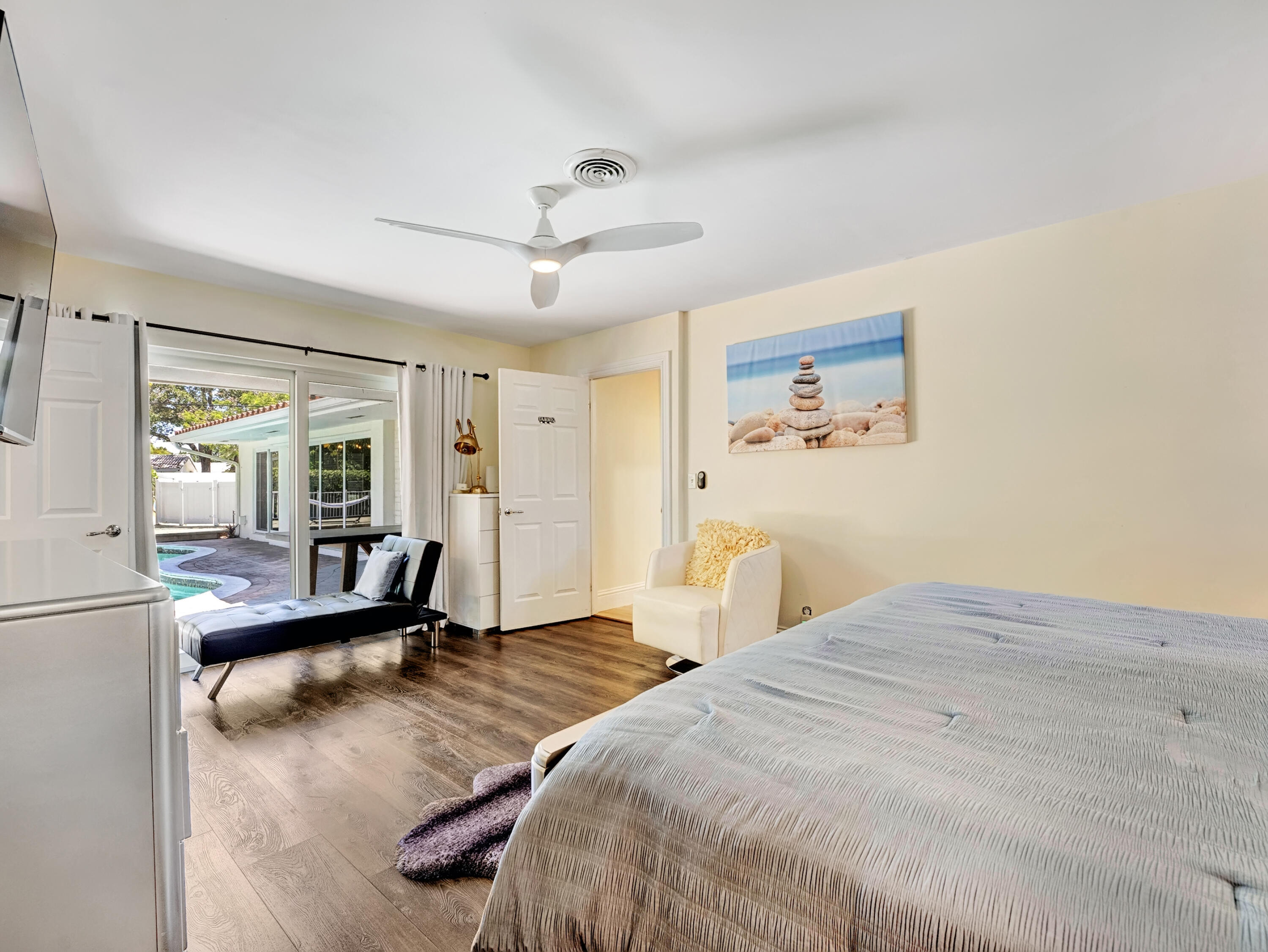 701 West Royal Palm Road Boca Raton, FL 33486 - Photo 15 of 35 Primary Bedroom