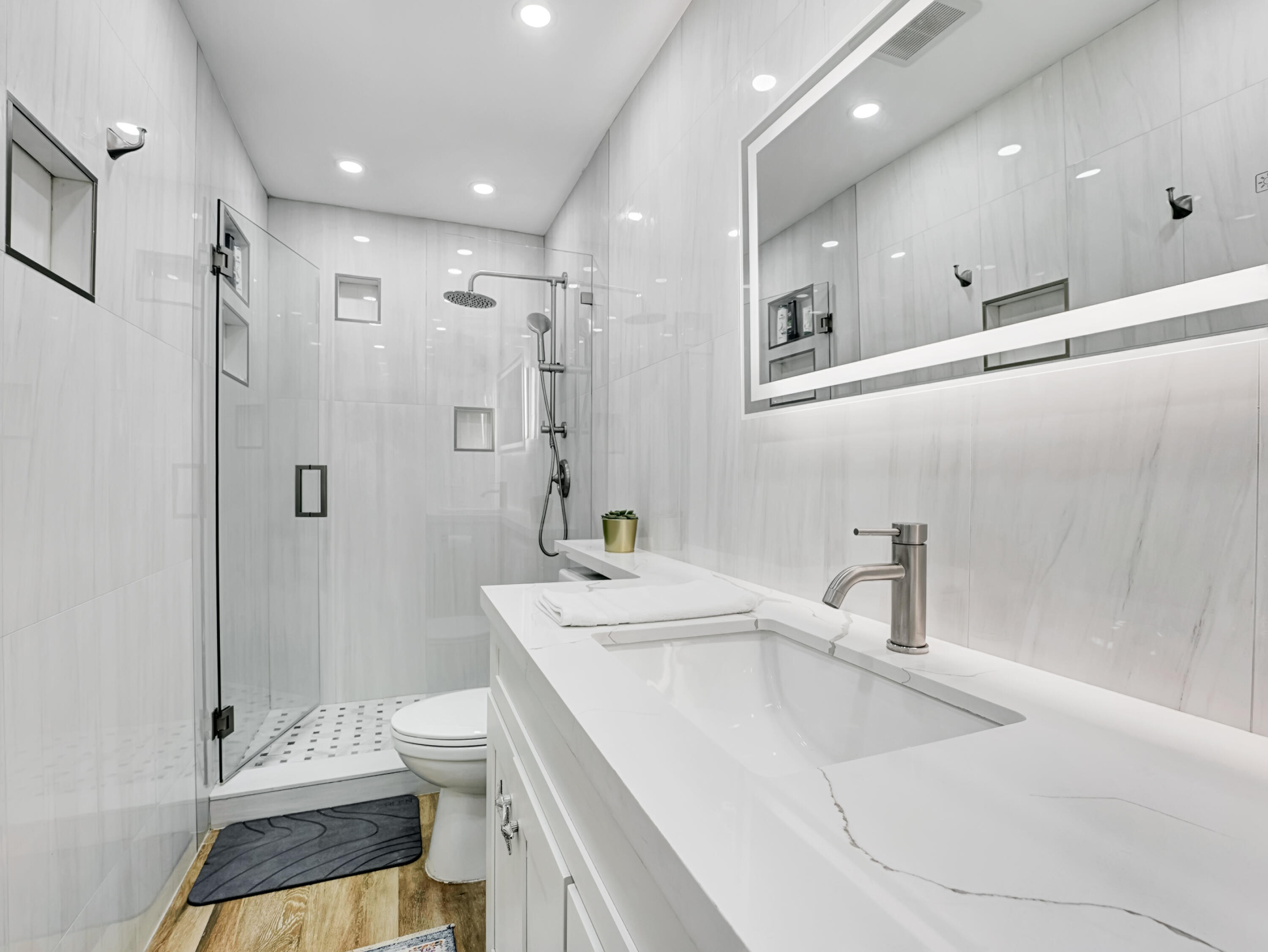 701 West Royal Palm Road Boca Raton, FL 33486 - Photo 20 of 35 Bathroom 2