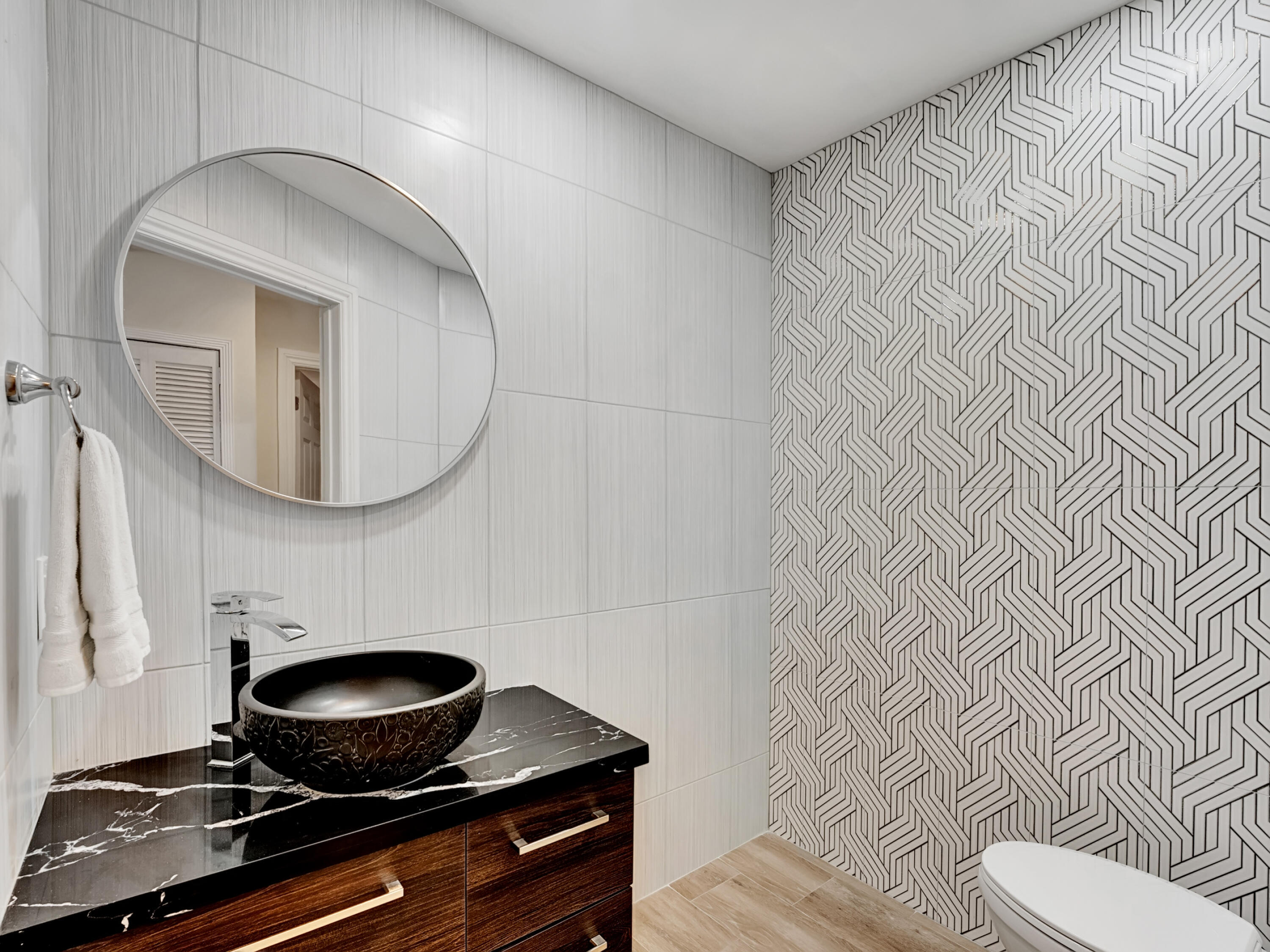 701 West Royal Palm Road Boca Raton, FL 33486 - Photo 22 of 35 Half Bath