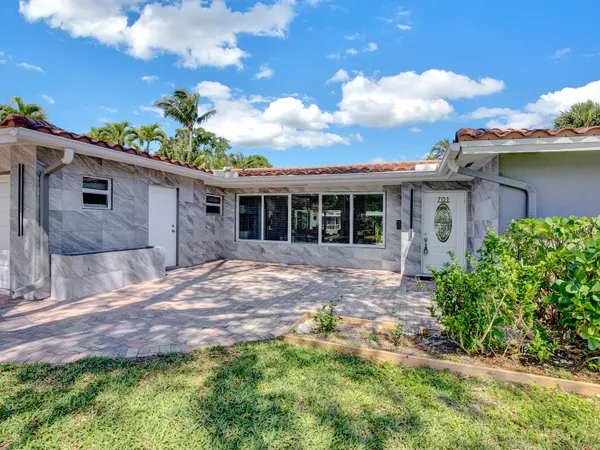 $6,000 | 701 West Royal Palm Road, Boca Raton, FL 33486