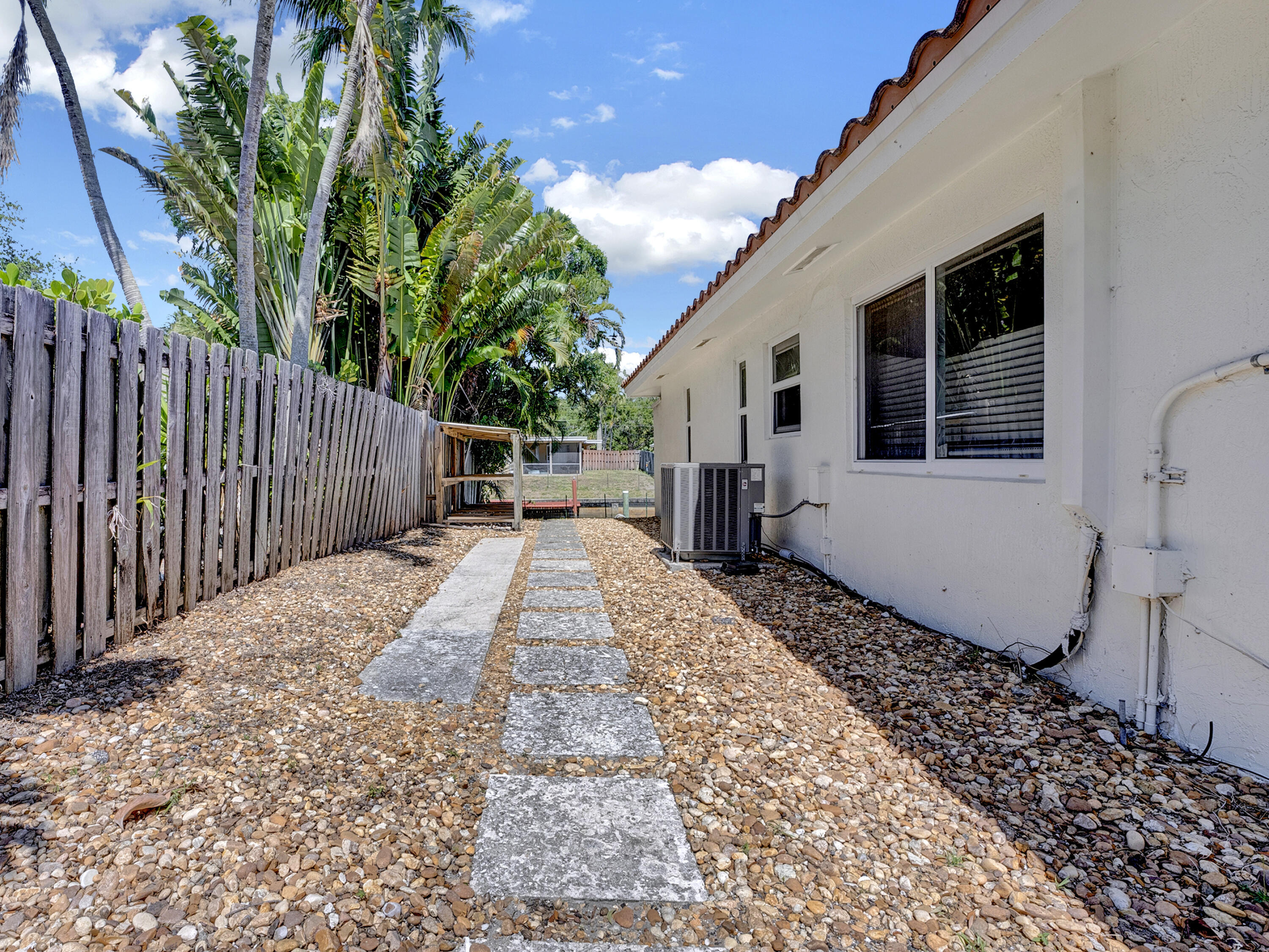 701 West Royal Palm Road Boca Raton, FL 33486 - Photo 34 of 35 Side House Parking for Boat, etc.