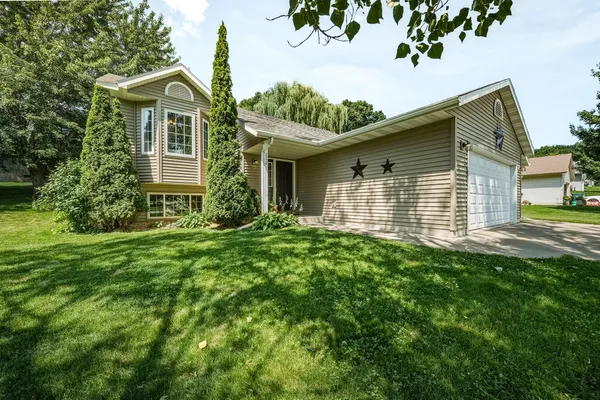 $389,900 | 232 Lamans Lane, Eau Claire, WI 54703