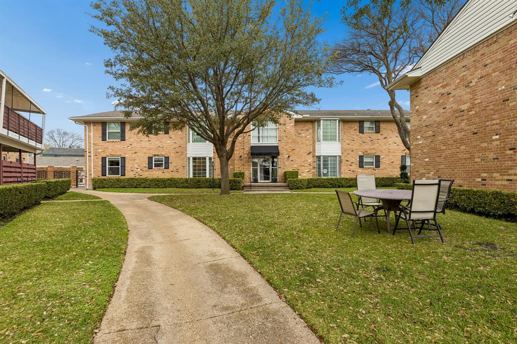 6033 Sandhurst Lane, Unit A Dallas, TX 75206 - Photo 3 of 34