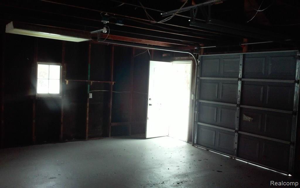 11216 Clinton River Road Sterling Heights, MI 48314 - Photo 6 of 20 20150304_141041.jpg