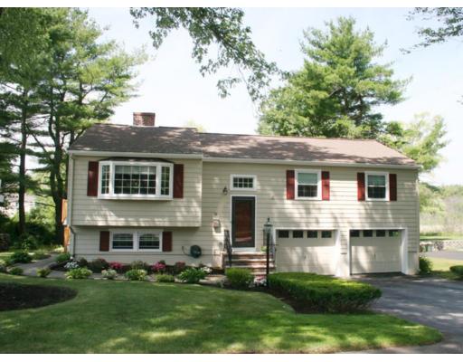 18 Erwin Road North Reading, MA 01864 - Photo 1 of 15 Gallery Image 1