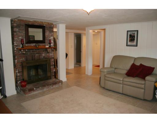 18 Erwin Road North Reading, MA 01864 - Photo 7 of 15 Gallery Image 7