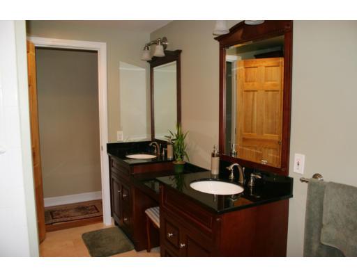 18 Erwin Road North Reading, MA 01864 - Photo 9 of 15 Gallery Image 9