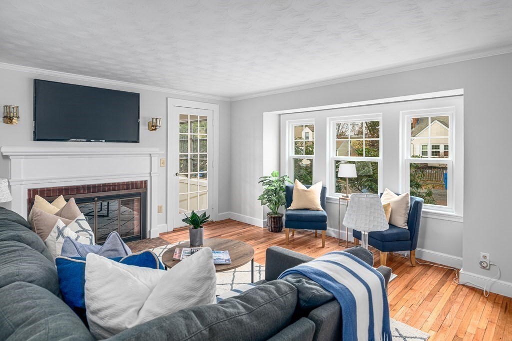 47 Madison Road Waltham, MA 02453 - Photo 3 of 20 Gallery Image 3