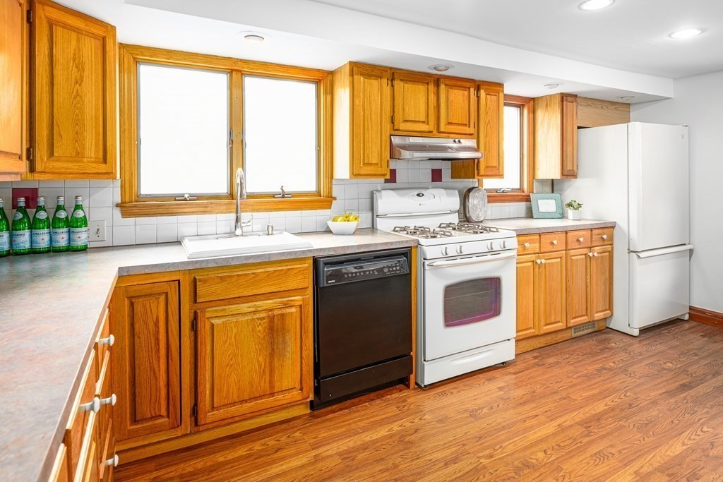 47 Madison Road Waltham, MA 02453 - Photo 7 of 20 Gallery Image 7