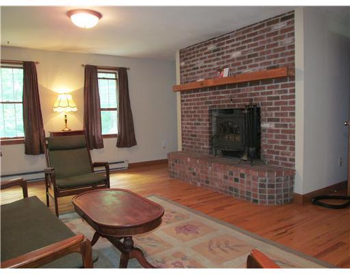 211 Valley Road North Berwick, ME 03906 - Photo 6 of 18 Living Room.