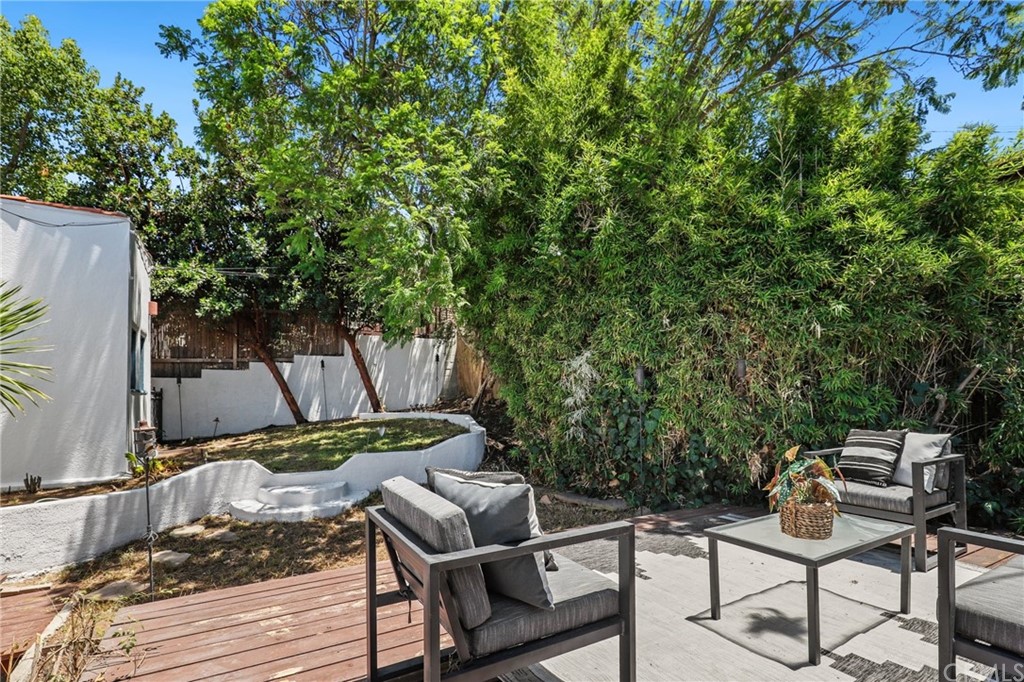 1126 Scofield Drive Glendale, CA 91205 - Photo 44 of 49 a view of a backyard with sitting area