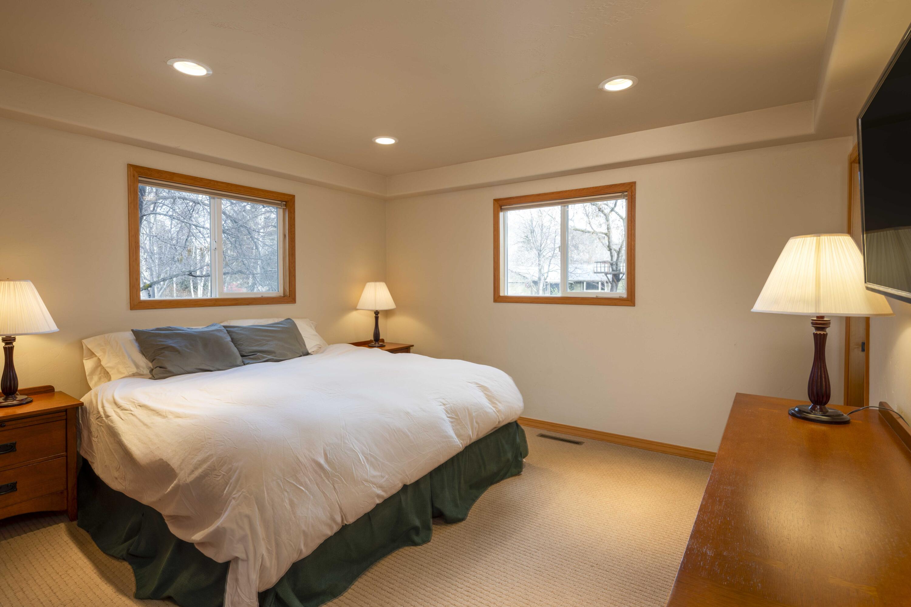 609 4th Avenue South Hailey, ID 83333 - Photo 10 of 28 Primary Bedroom