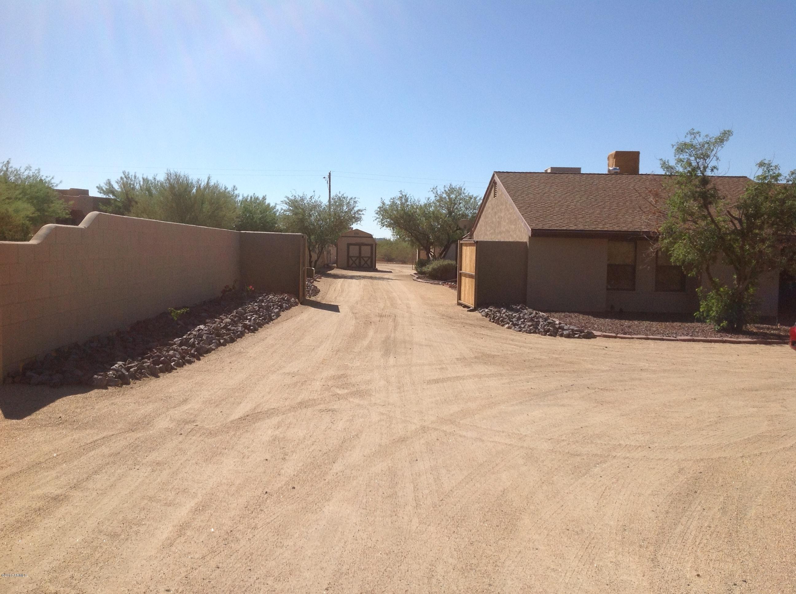 1011 East Maddock Road Phoenix, AZ 85086 - Photo 3 of 10 1011 E Maddock and ,4th ave 005