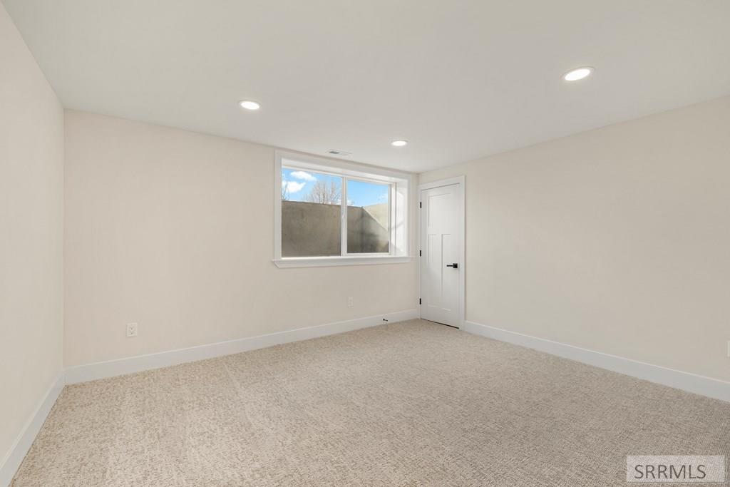 75 South 3rd East Rexburg, ID 83440 - Photo 19 of 35