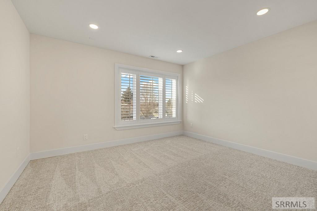 75 South 3rd East Rexburg, ID 83440 - Photo 9 of 35