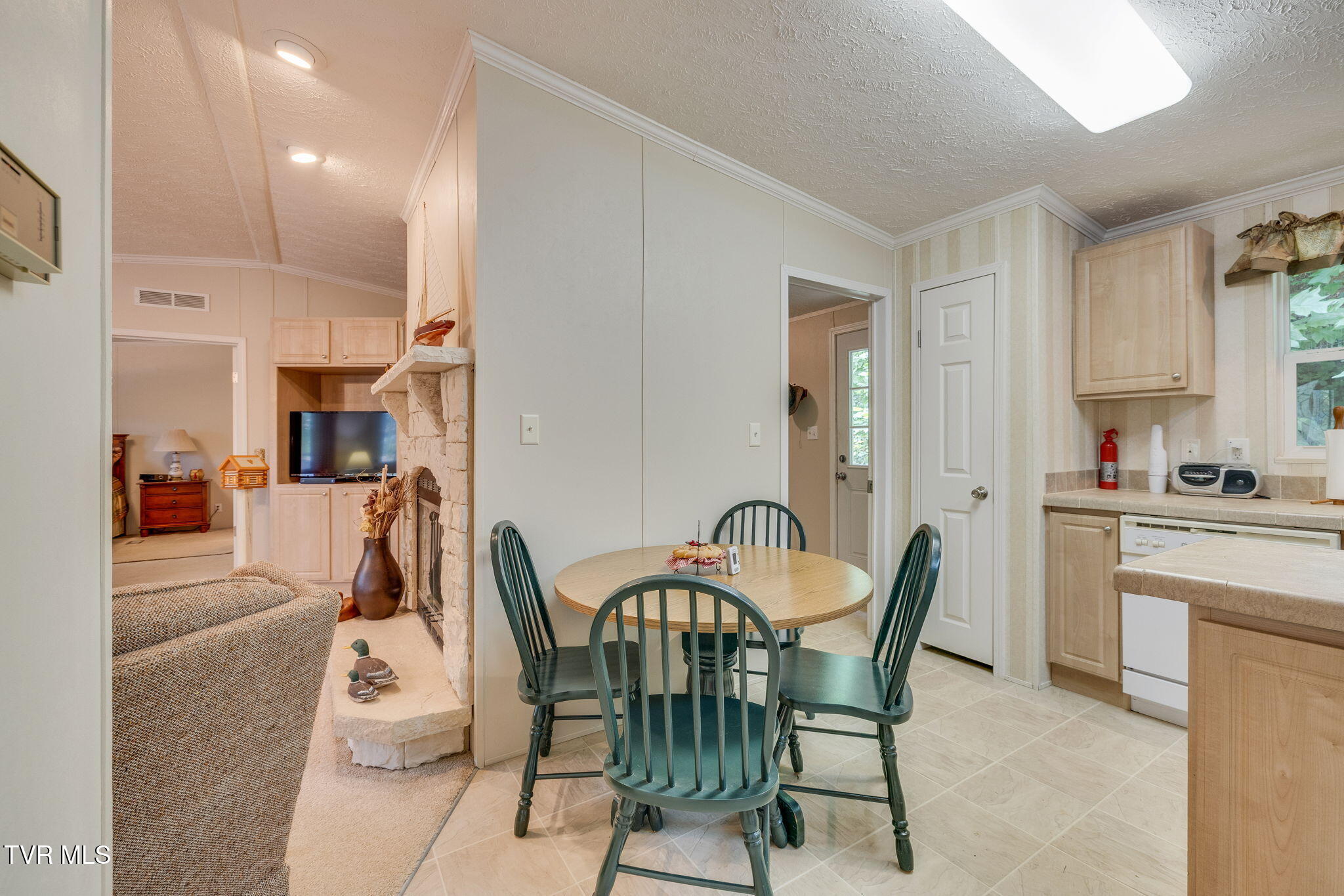 669 Piercetown Road Butler, TN 37640 - Photo 27 of 52 013