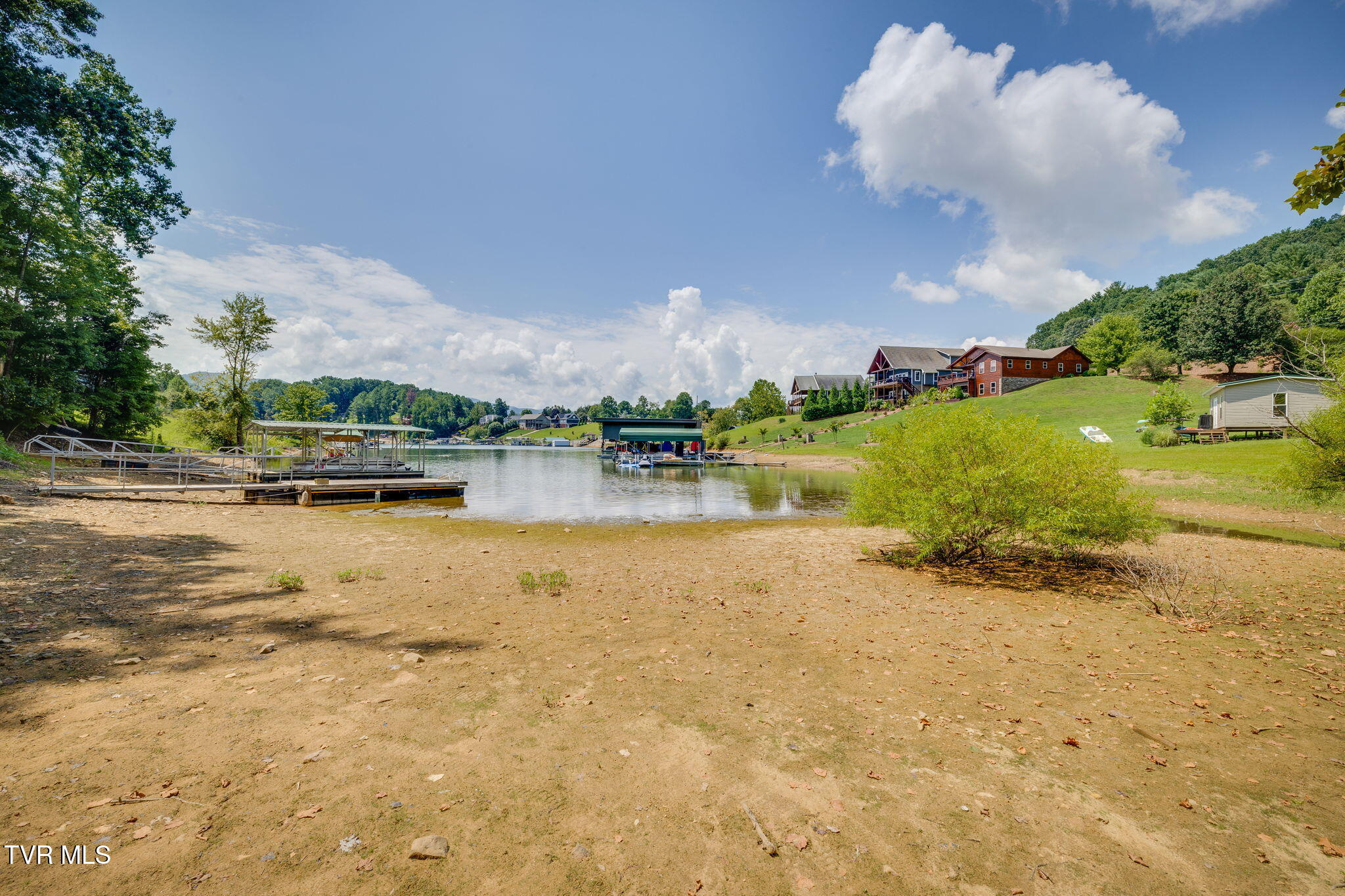 669 Piercetown Road Butler, TN 37640 - Photo 6 of 52 040