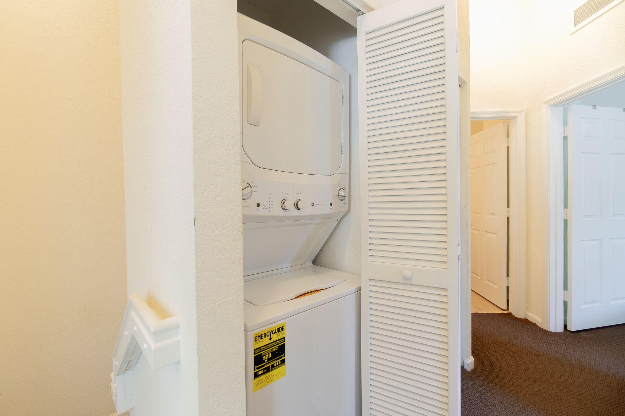 3197 Laurel Ridge Circle Riviera Beach, FL 33404 - Photo 23 of 38 Washer/dryer