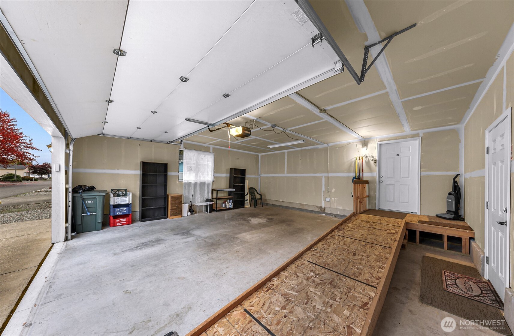 6350 Portal Way, Unit 48 Ferndale, WA 98248 - Photo 27 of 37 a large room with lots of table and chairs