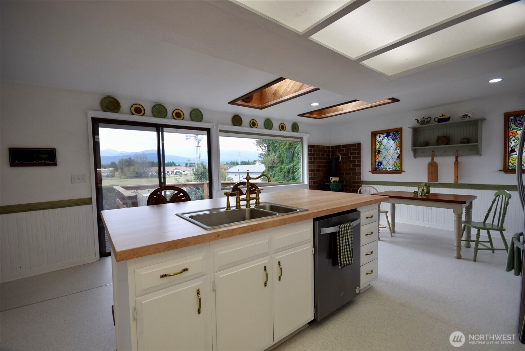 1734 Woodcock Road Sequim, WA 98382 - Photo 24 of 40