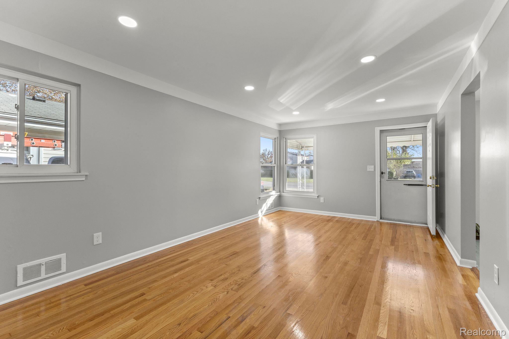 22030 Wick Road Taylor, MI 48180 - Photo 9 of 36 Gallery Image 9