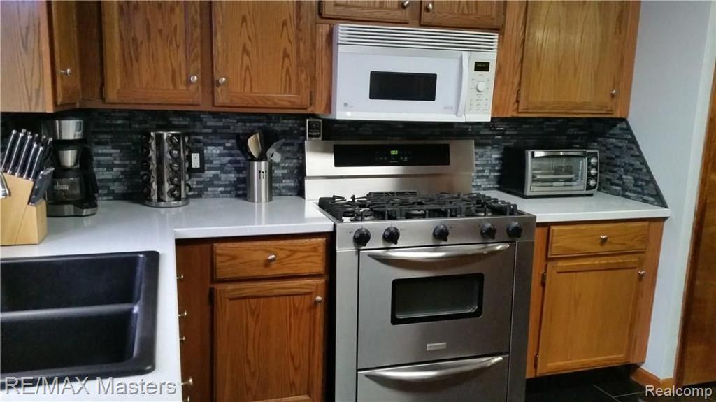 20500 Merriman Road Romulus, MI 48174 - Photo 6 of 30
