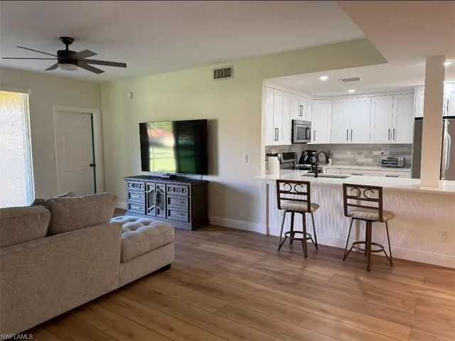 $4,100 | 2525 Aspen Creek Lane, Unit 101, Naples, FL 34119