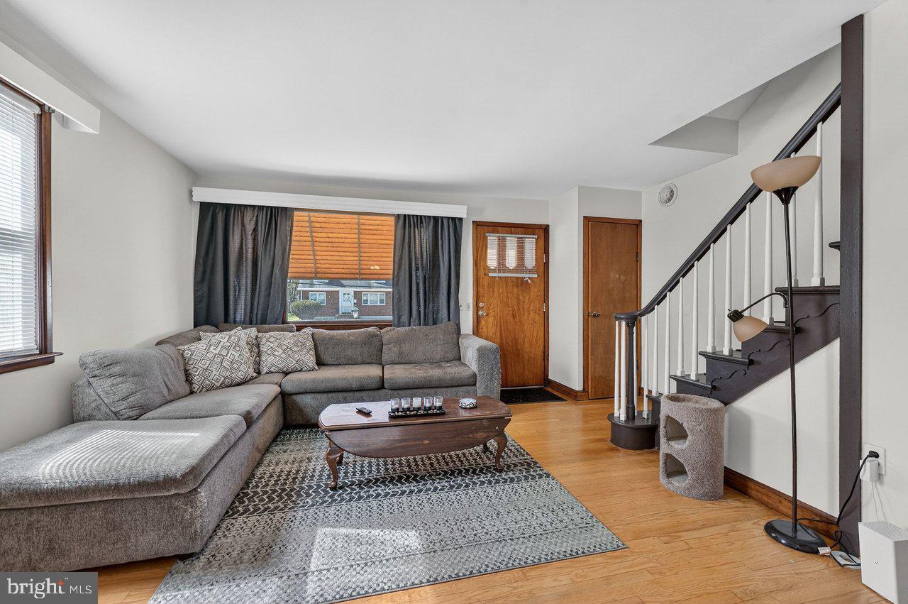 2062 Kinter Avenue Hamilton, NJ 08610 - Photo 5 of 19 a living room with furniture and a window