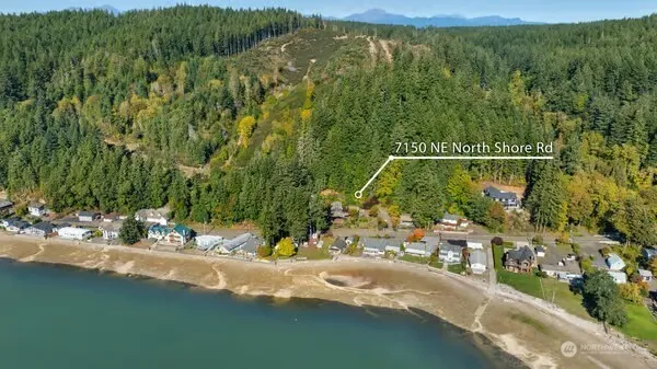 a view of a houses with a yard