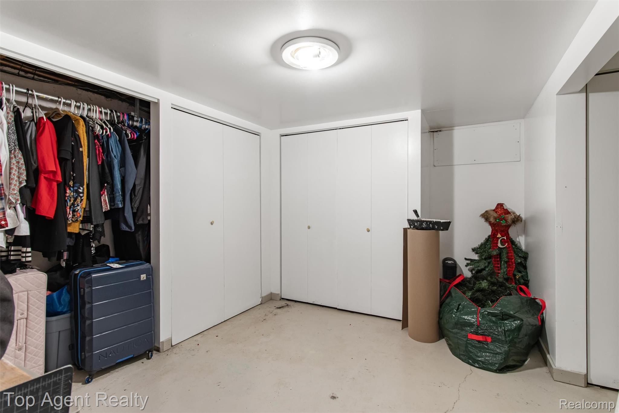 32341 Woody Road Fraser, MI 48026 - Photo 35 of 47 35-woody-035.jpg