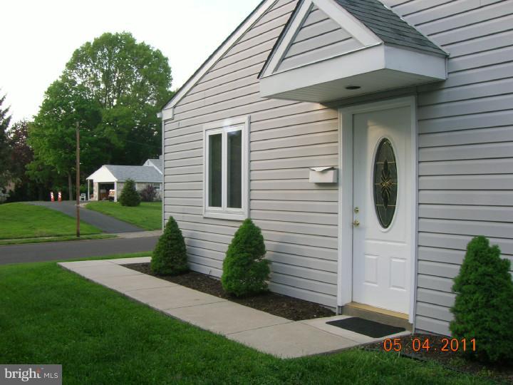 3755 Burns Road Huntingdon Valley, PA 19006 - Photo 4 of 24 Exterior Side