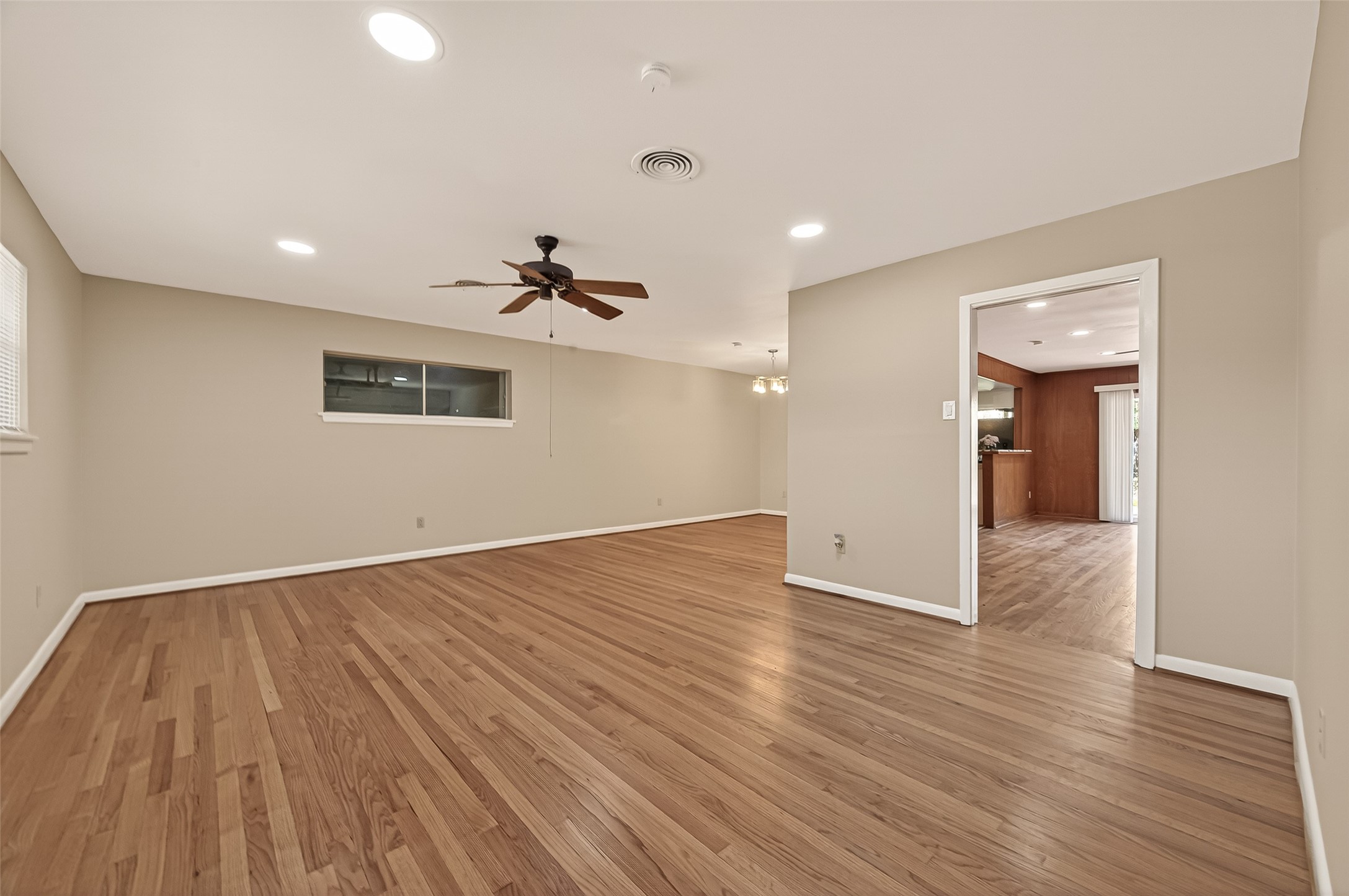 5646 Hazen Street Houston, TX 77081 - Photo 8 of 43
