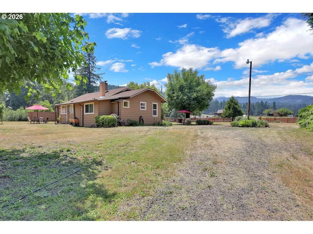 80845 Lost Creek Road Dexter, OR 97431 - Photo 3 of 33