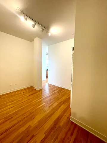 $2,600 | 2 South Leavitt Street, Unit 304, Chicago, IL 60612