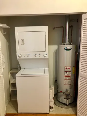 $2,600 | 2 South Leavitt Street, Unit 304, Chicago, IL 60612