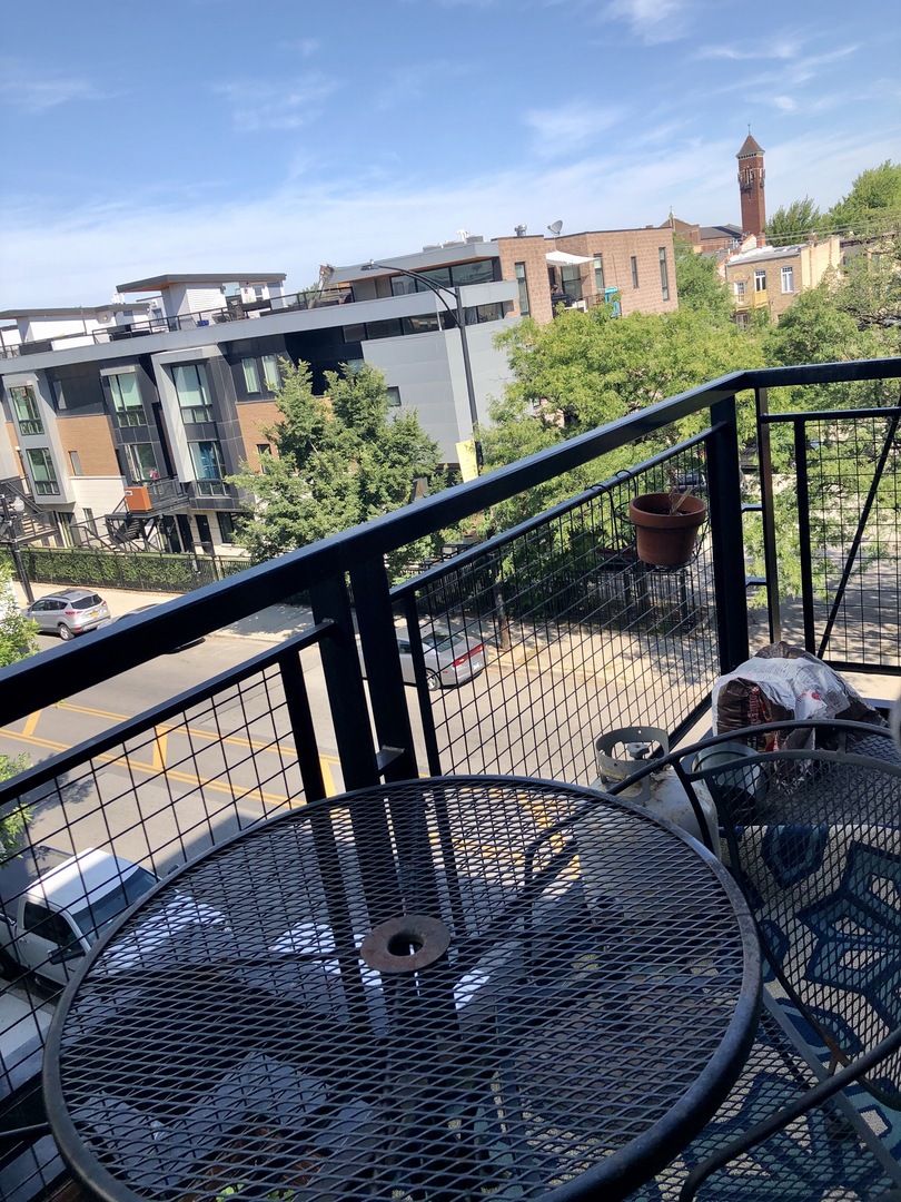 2 South Leavitt Street, Unit 304 Chicago, IL 60612 - Photo 17 of 19