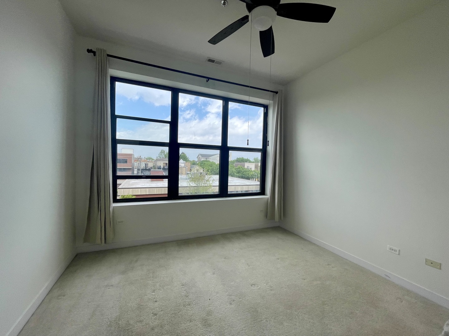 2 South Leavitt Street, Unit 304 Chicago, IL 60612 - Photo 5 of 19