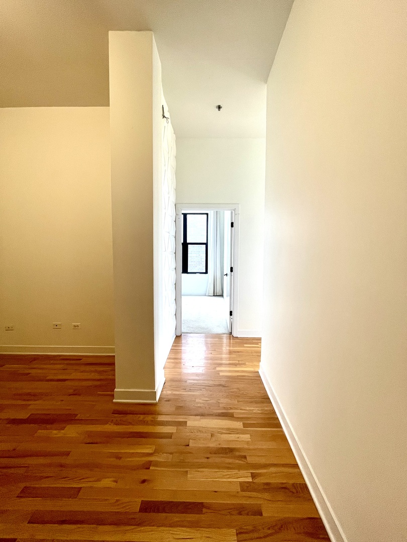 2 South Leavitt Street, Unit 304 Chicago, IL 60612 - Photo 8 of 19